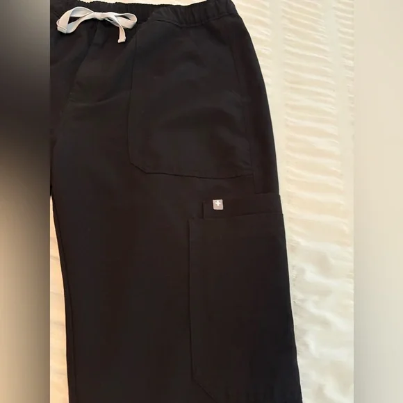 Figs black scrub pants - size large - Picture 4 of 12
